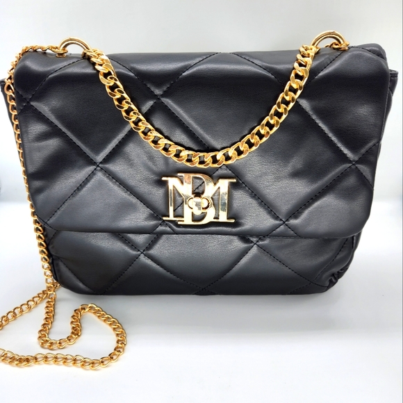 Badgley Mischka Handbags - GORGEOUS Badgley Mischka CROSS BODY Handbag 🤩🤩